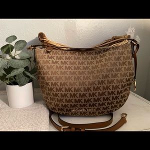 Michael kors crossbody or shoulder bag